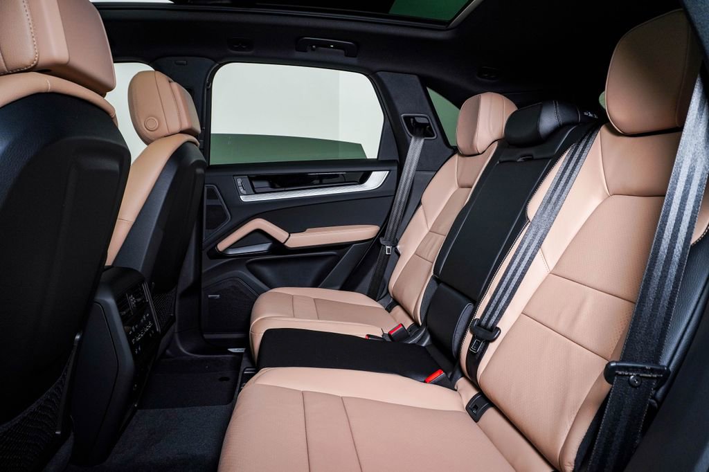 New 2026 Porsche Cayenne image 17