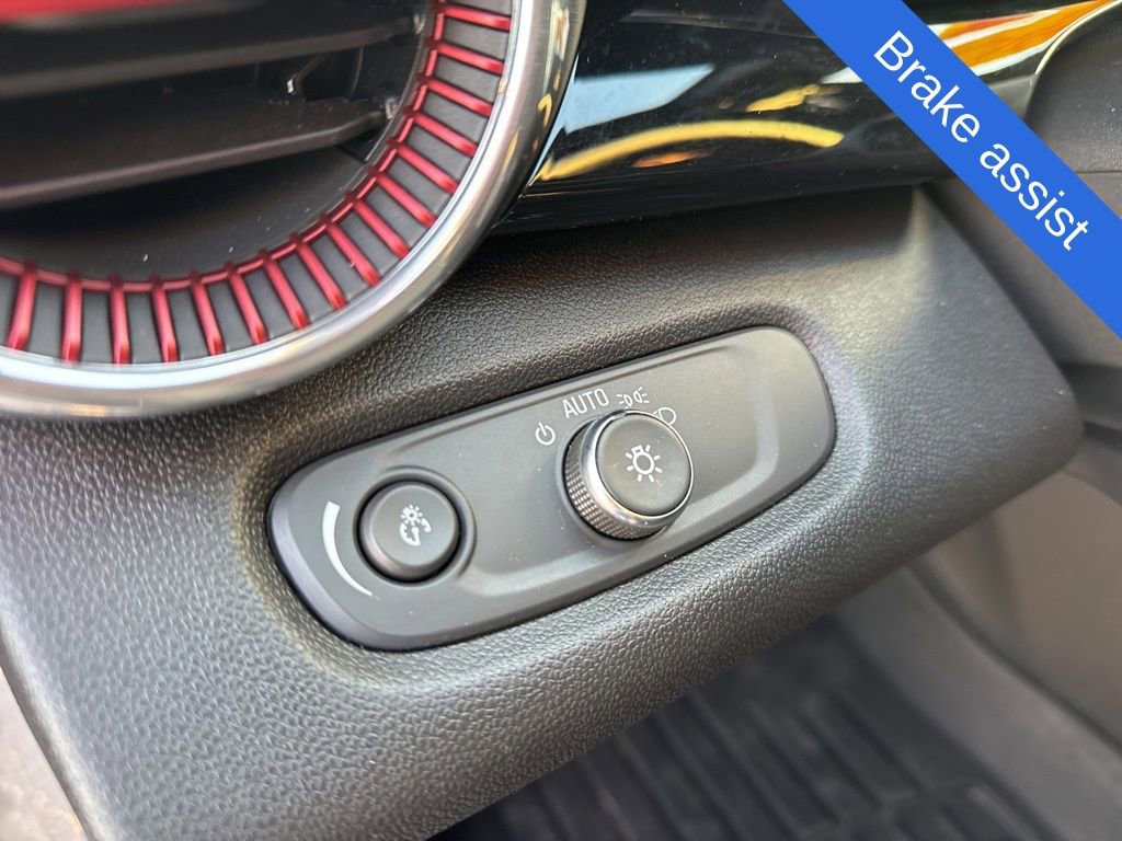 Used 2025 Chevrolet Trax RS w/ Driver Confidence Package image 20