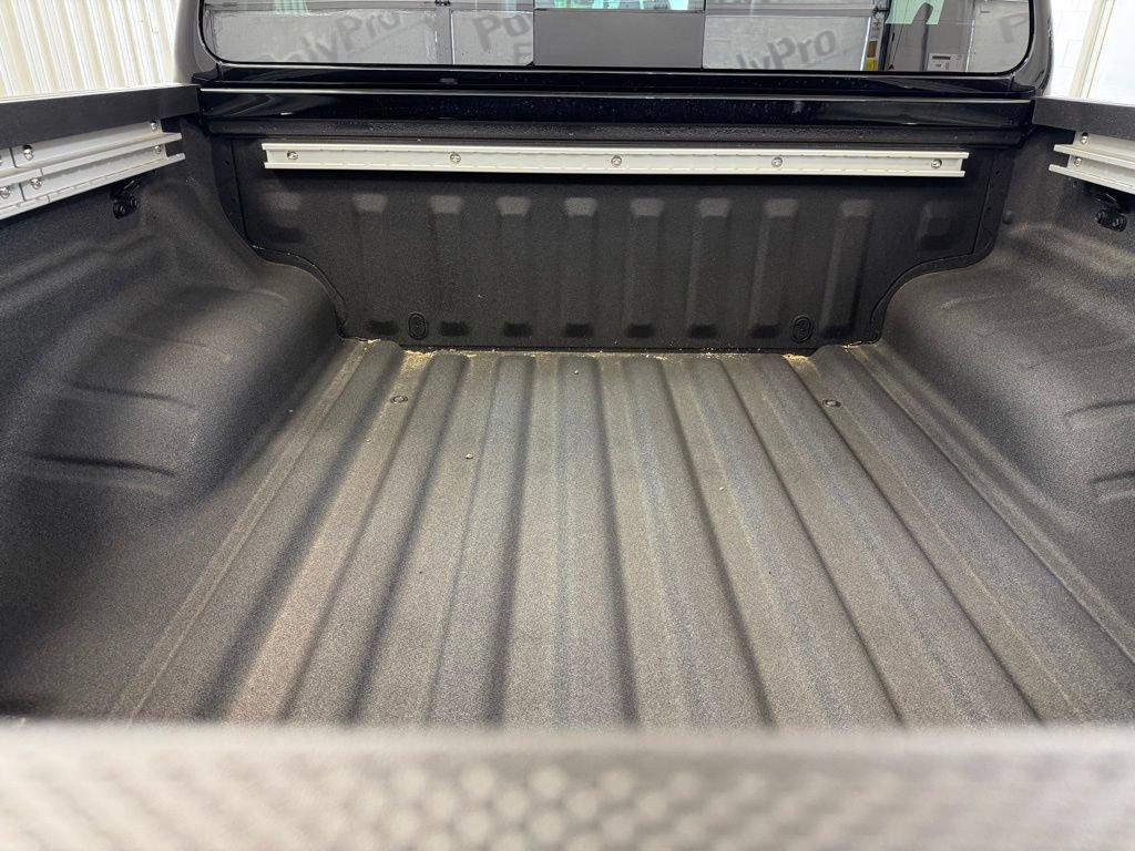 New 2026 Nissan Frontier PRO-4X w/ Pro Premium Package AWD/4WD image 22