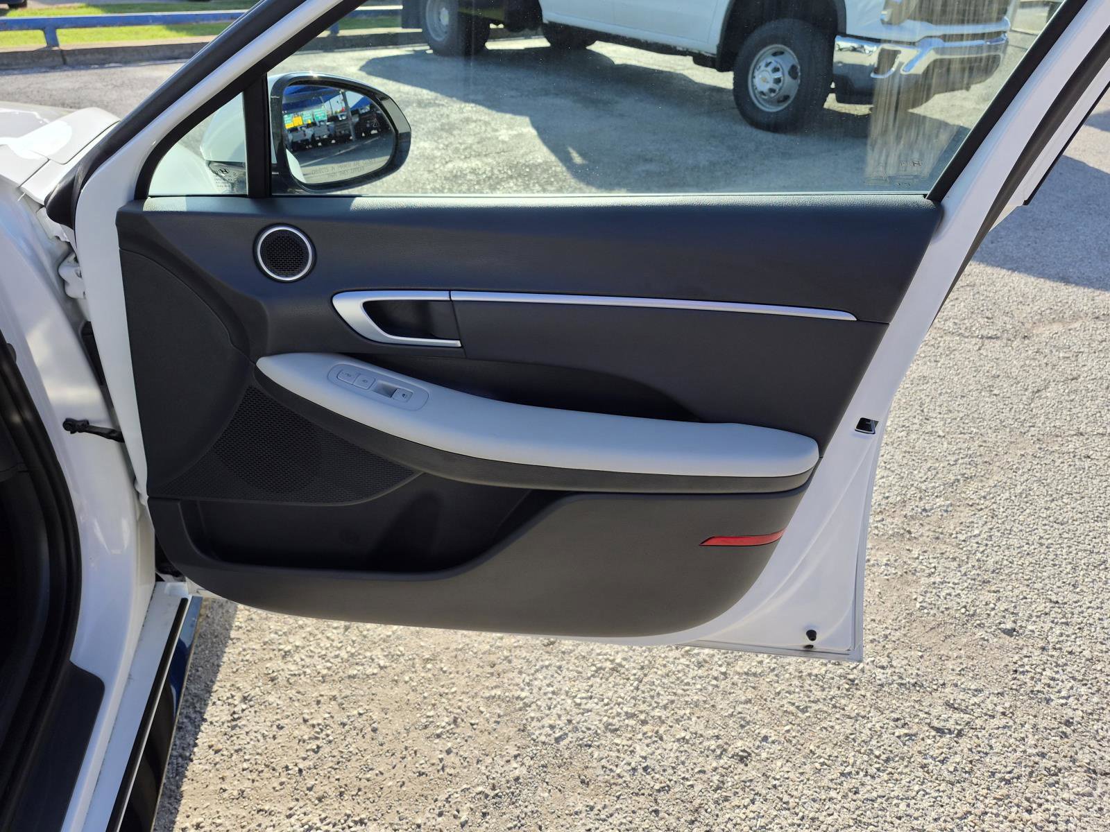 Used 2026 Hyundai Sonata SEL FWD image 9