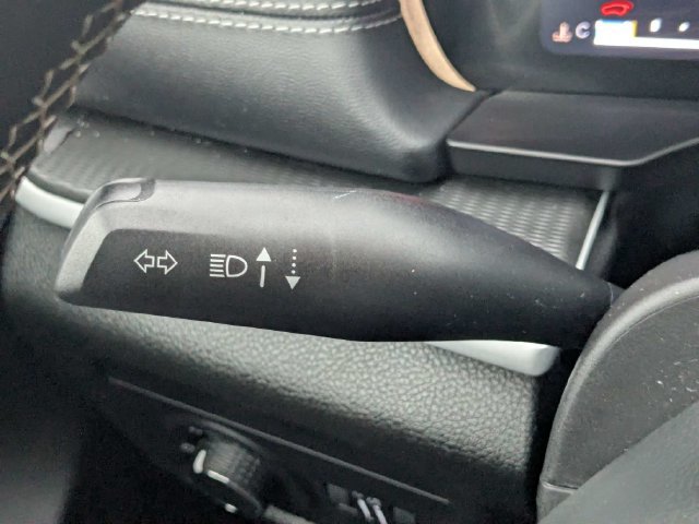 Used 2025 Jeep Grand Cherokee Laredo X RWD image 27