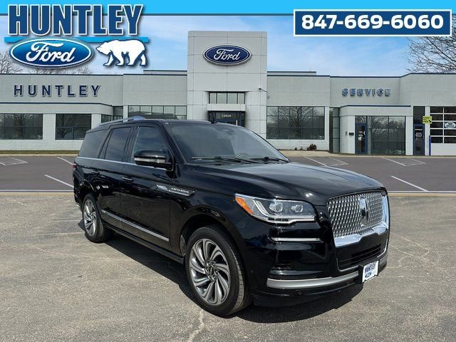 Used 2022 Lincoln Navigator Reserve image 4