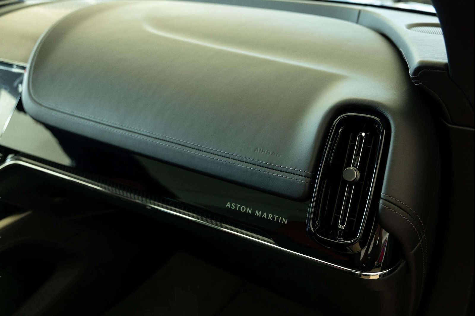 New 2026 Aston Martin DBX S image 40