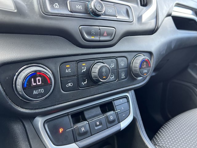 Used 2022 GMC Terrain SLE w/ Driver Convenience Package image 11