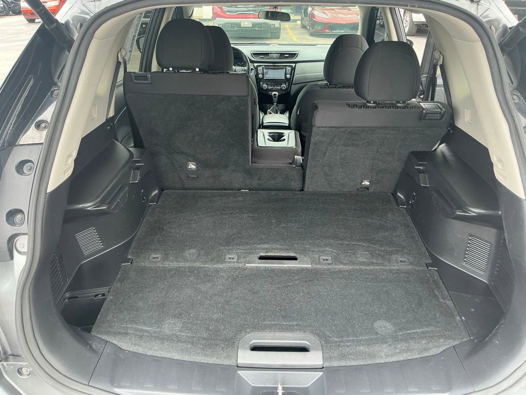 Used 2017 Nissan Rogue SV FWD image 22