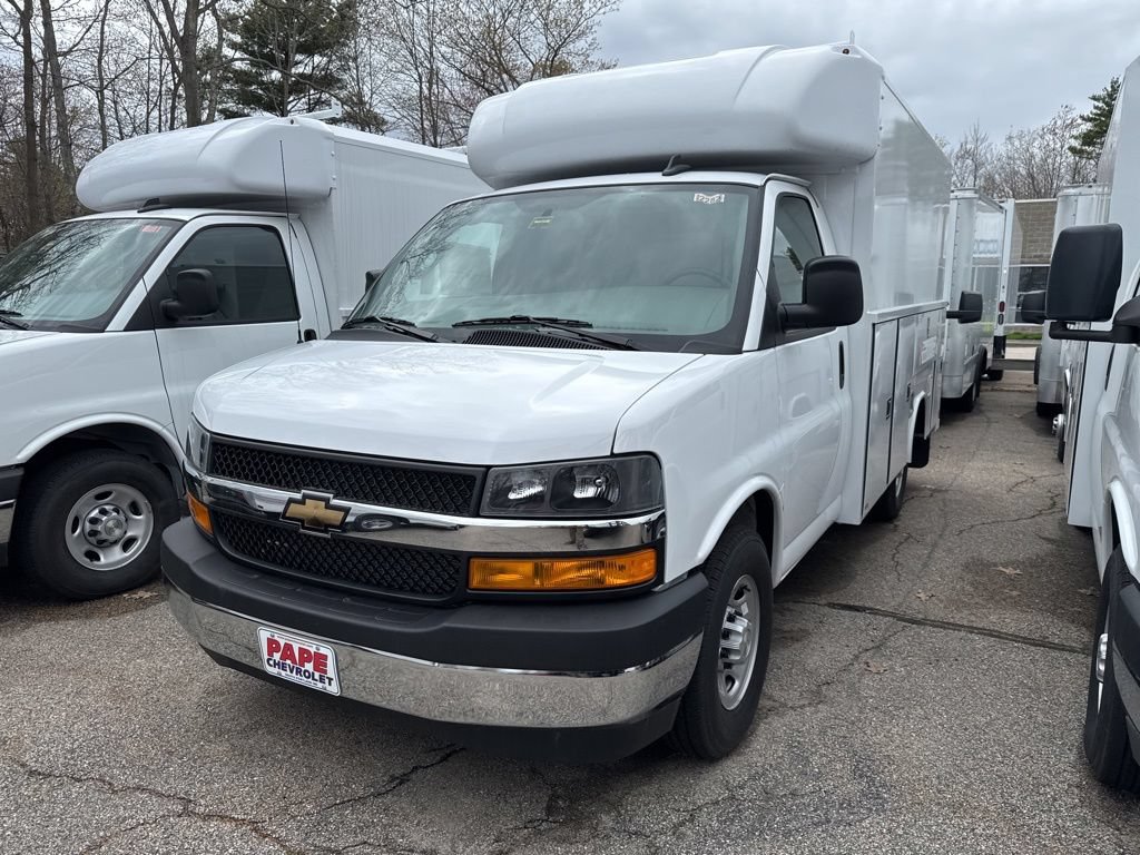 New 2025 Chevrolet Express 3500 w/ Power Convenience Package RWD image 8