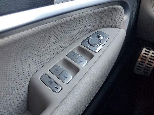 Used 2020 Genesis G70 3.3T image 27