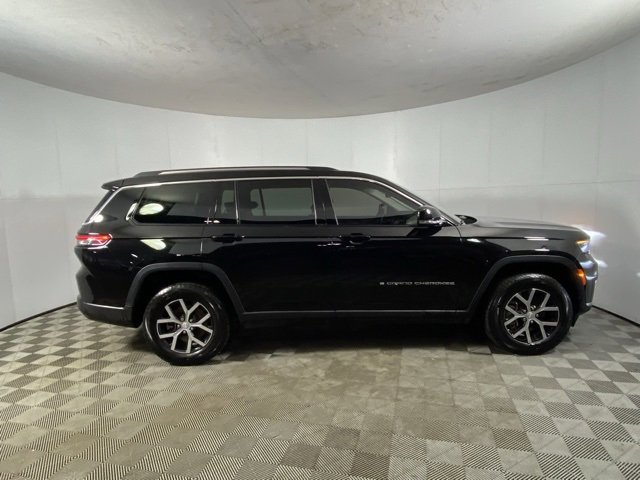 Used 2023 Jeep Grand Cherokee L Limited w/ Luxury Tech Group II image 4