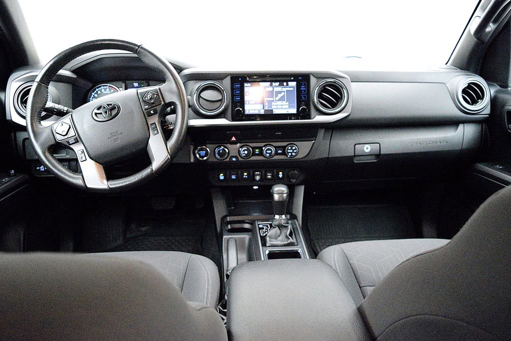 Used 2019 Toyota Tacoma TRD Off-Road w/ Technology Package AWD/4WD image 17