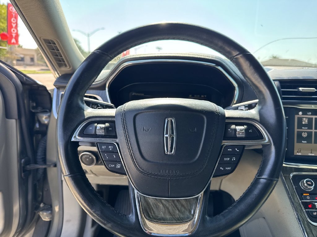 Used 2017 Lincoln Continental Reserve w/ Rear-seat Package AWD/4WD image 16
