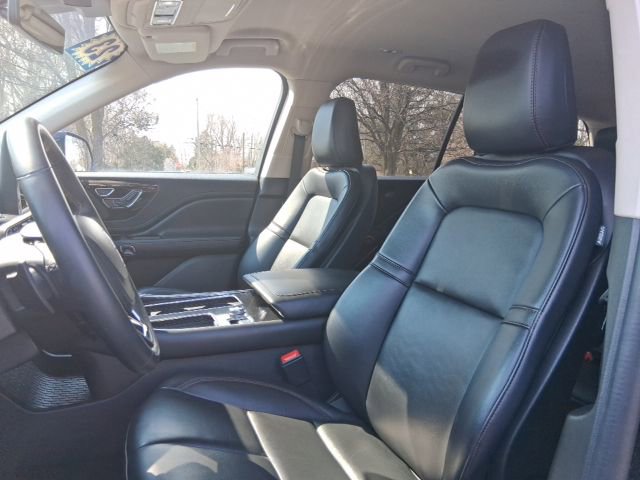 Used 2023 Lincoln Aviator AWD w/ Class IV Trailer Tow Package image 12