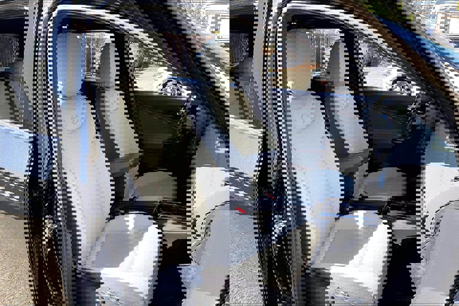 Certified 2022 Volkswagen ID.4 Pro S w/ Gradient Package image 6