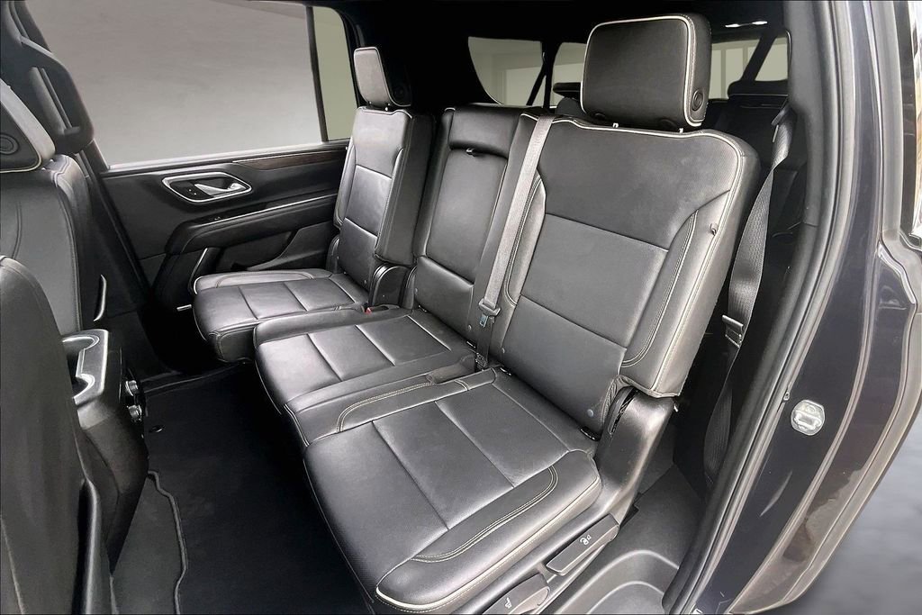 Used 2024 Chevrolet Suburban Premier image 22