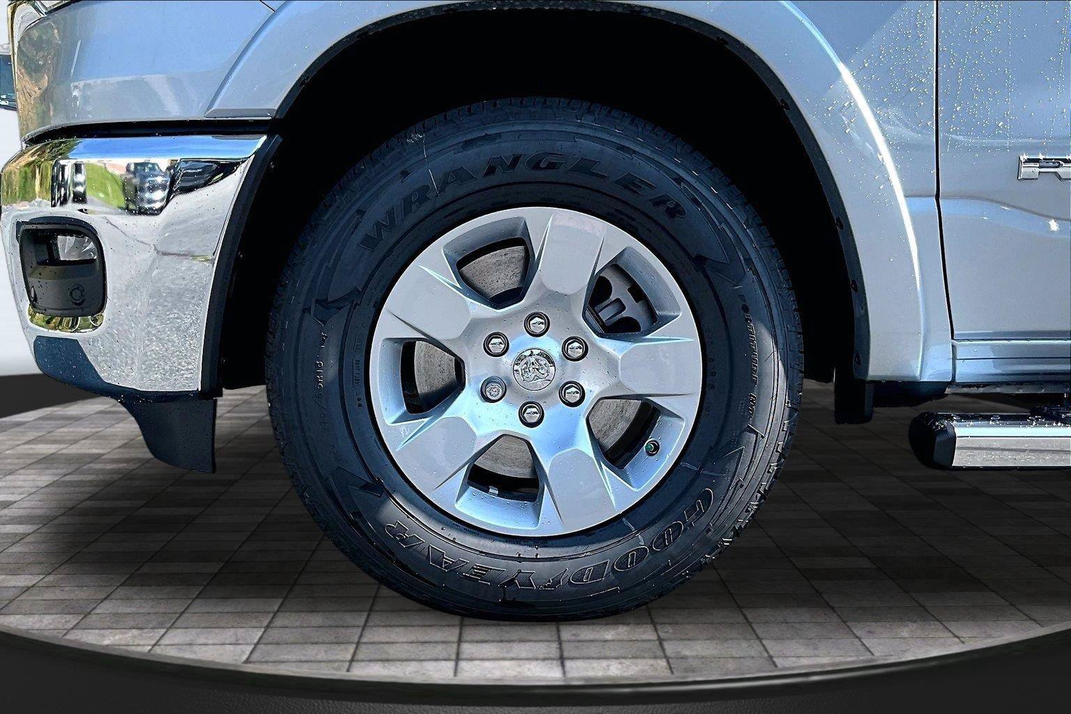New 2026 RAM 1500 Big Horn AWD/4WD image 12