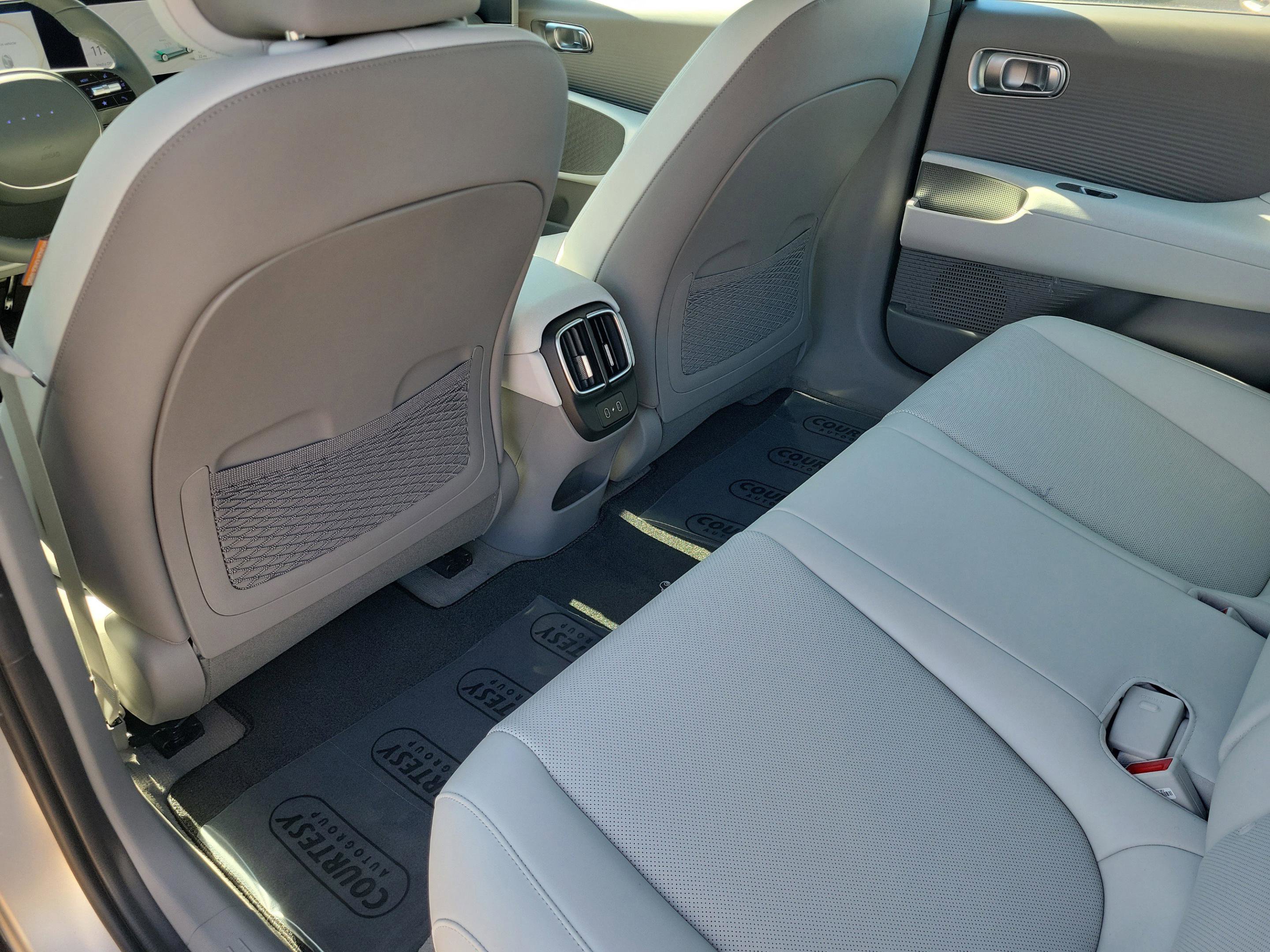 New 2025 Hyundai Ioniq 6 SEL image 7