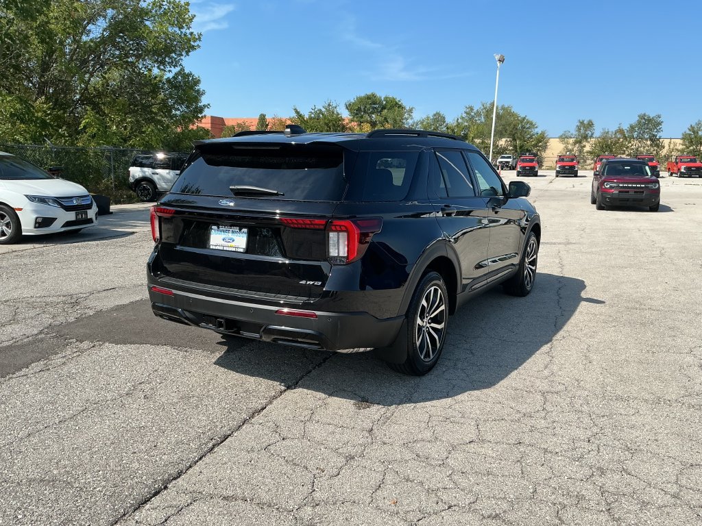 New 2026 Ford Explorer ST-Line AWD/4WD image 5