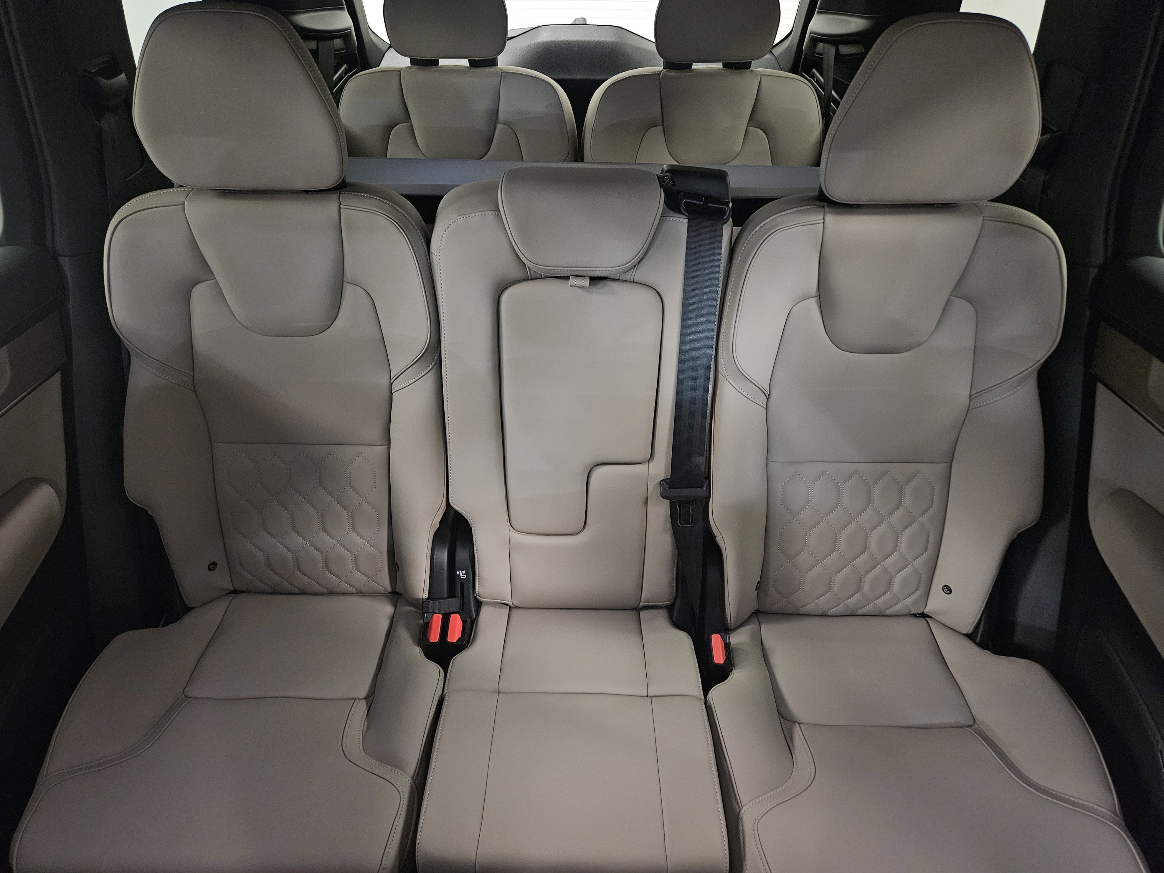 New 2026 Volvo XC90 B6 Plus w/ Protection Package AWD/4WD image 41