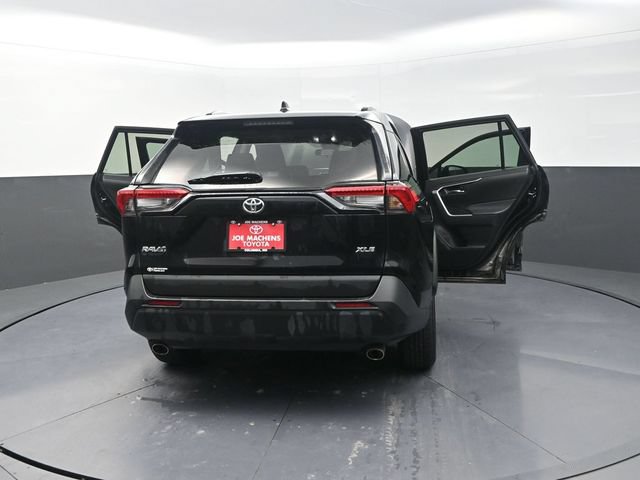 Used 2024 Toyota RAV4 XLE FWD image 43