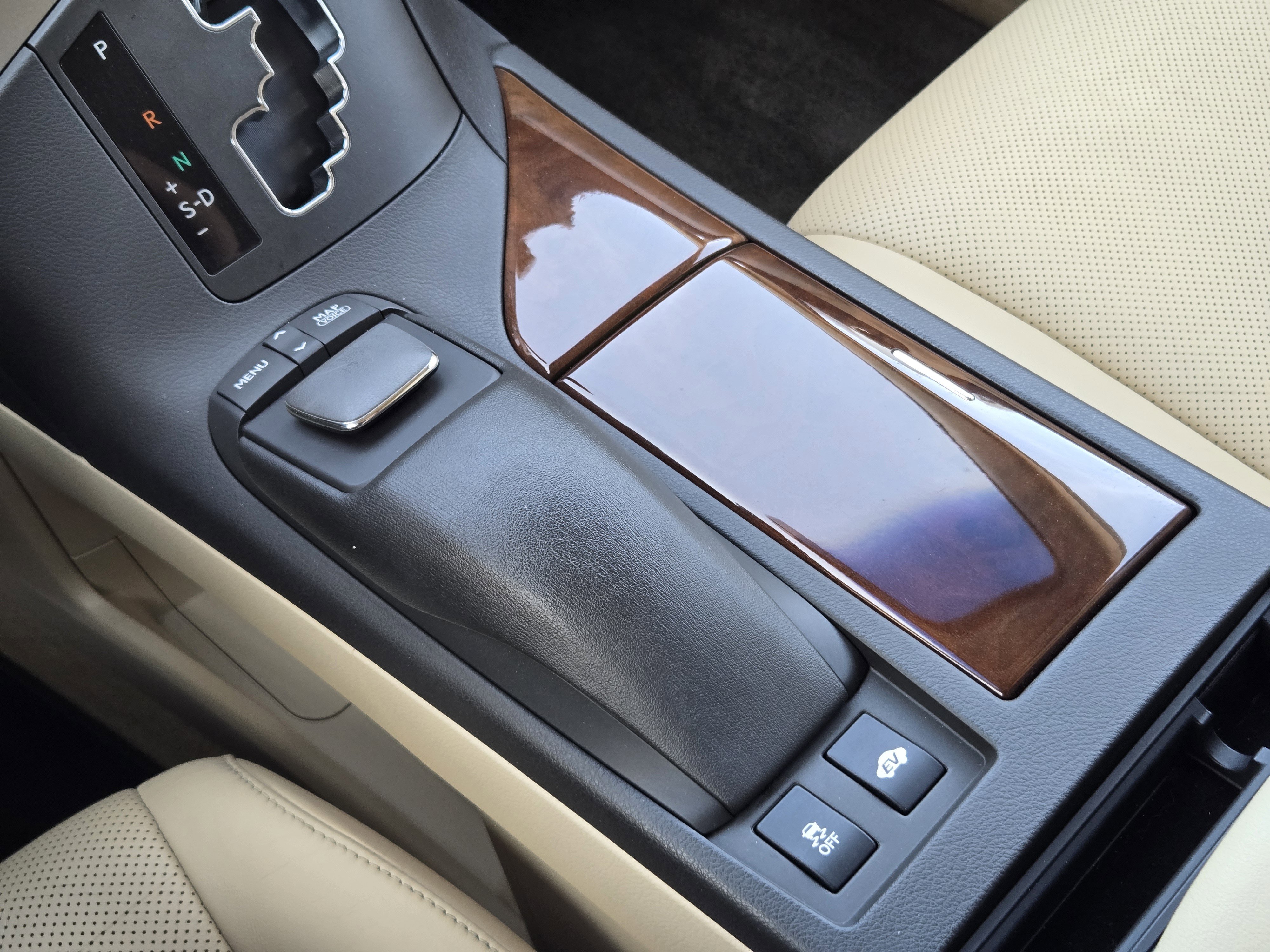 Used 2013 Lexus RX 450h AWD image 20