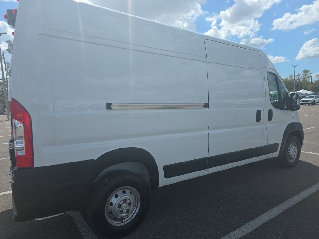 Used 2025 RAM ProMaster 2500 w/ Convenience Group image 9