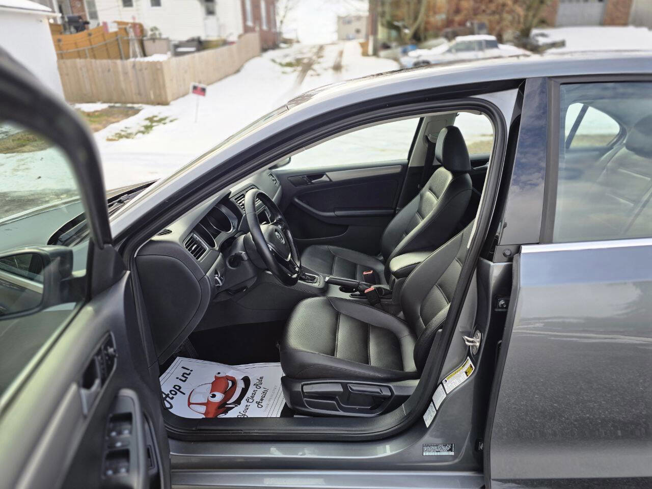 Used 2017 Volkswagen Jetta SE image 15