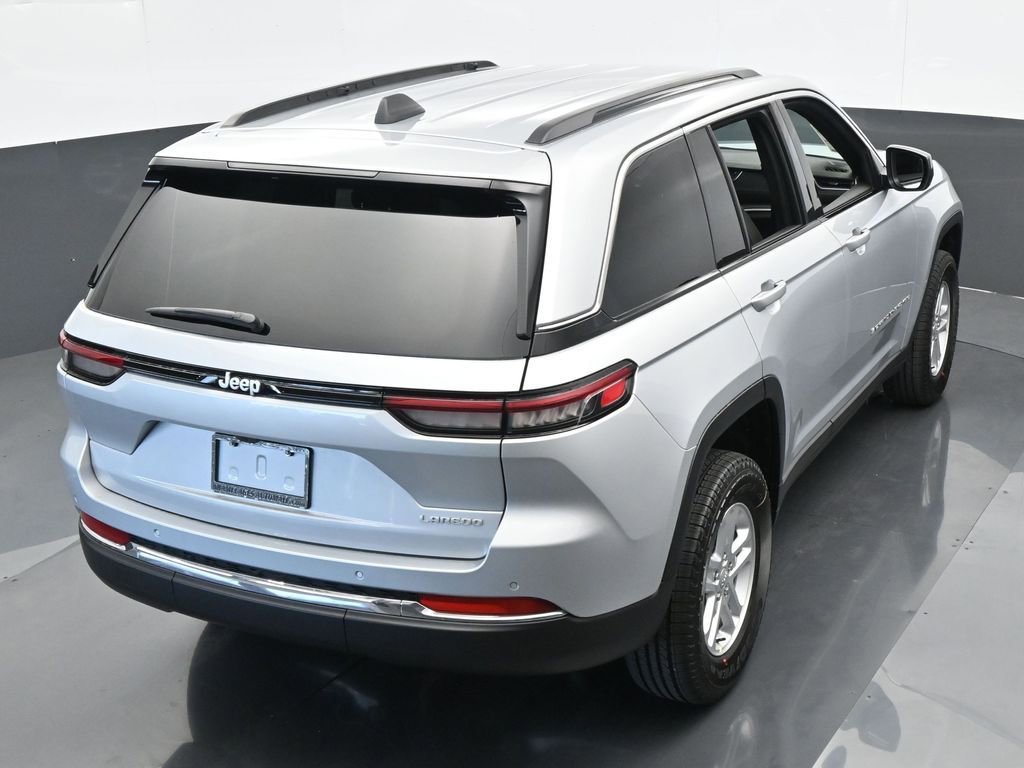 Used 2024 Jeep Grand Cherokee Laredo w/ Trailer Tow Package image 33