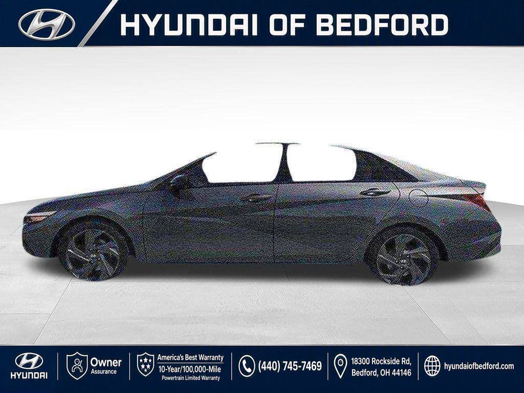 New 2026 Hyundai Elantra SEL Sport FWD image 3