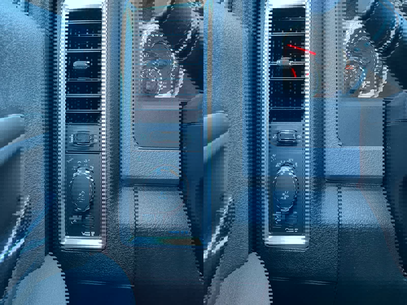 Used 2015 RAM 1500 Big Horn image 23