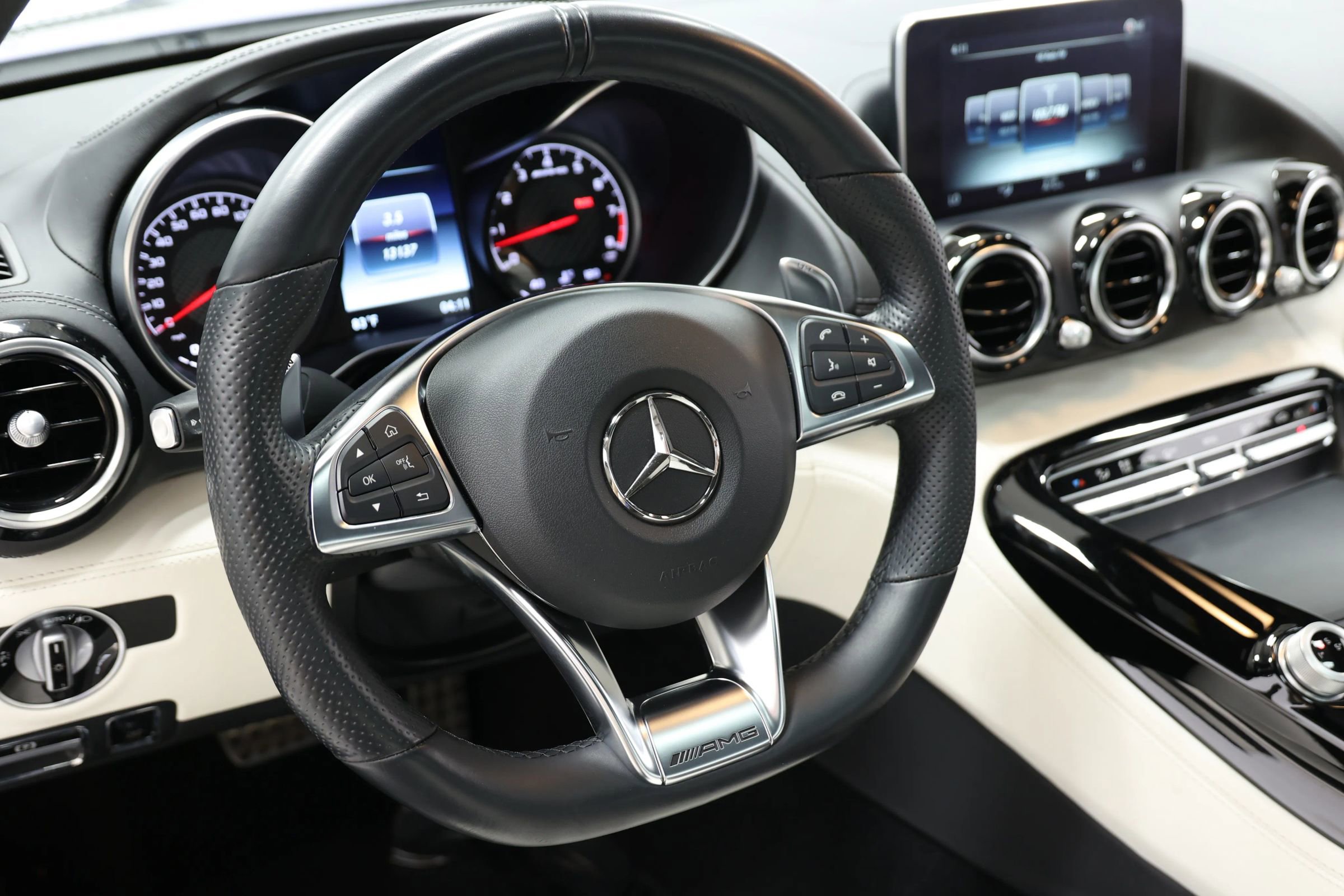 Used 2017 Mercedes-Benz AMG GT Coupe image 24