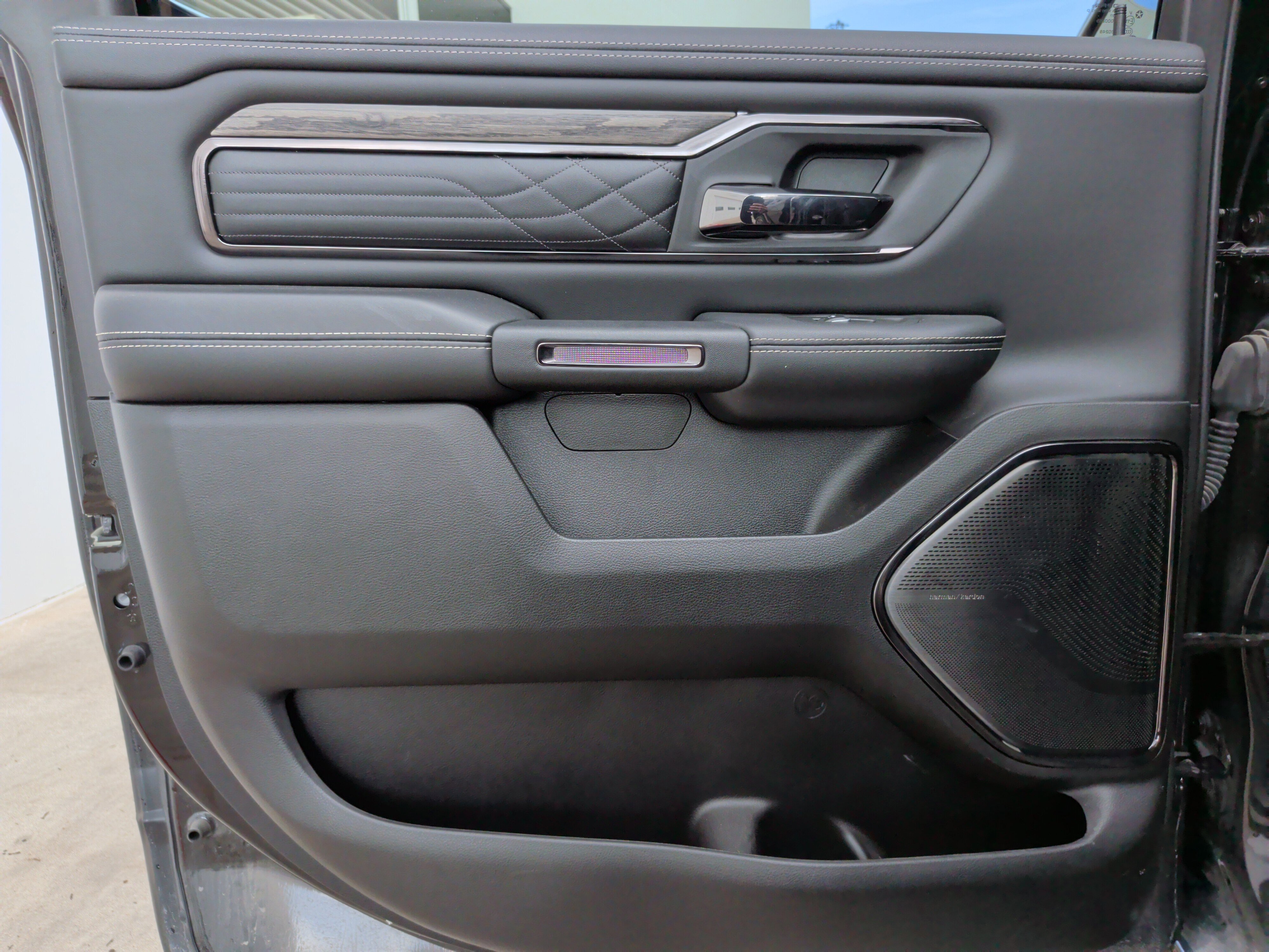 Used 2025 RAM 1500 Limited image 39