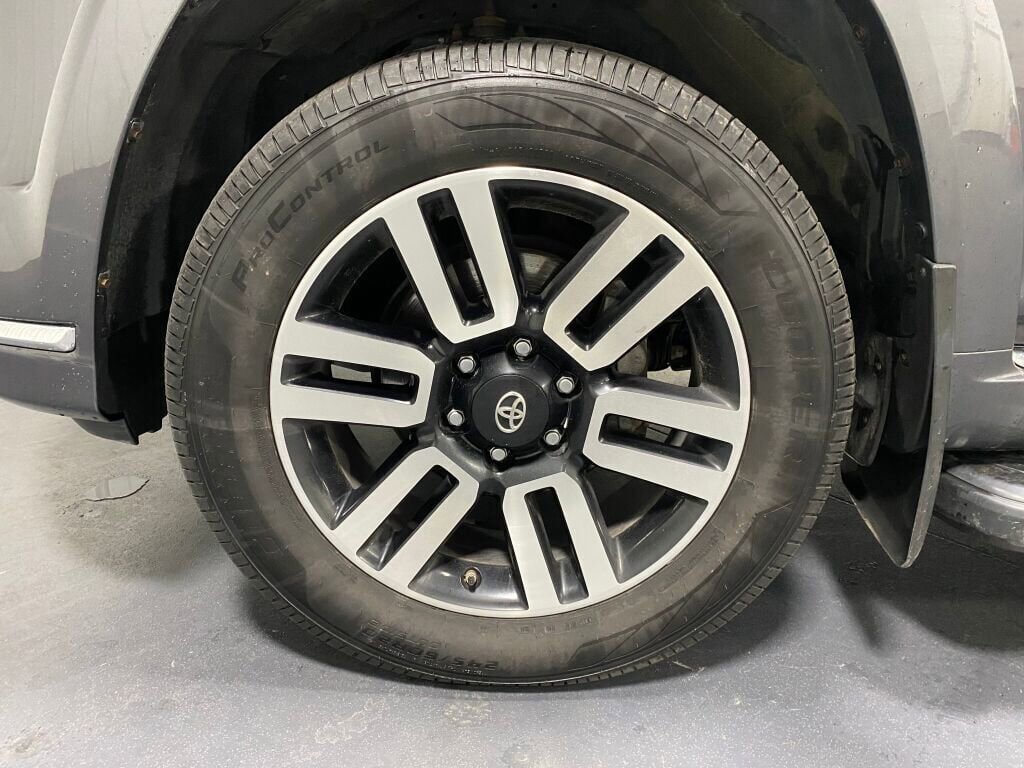 Used 2021 Toyota 4Runner Limited image 18