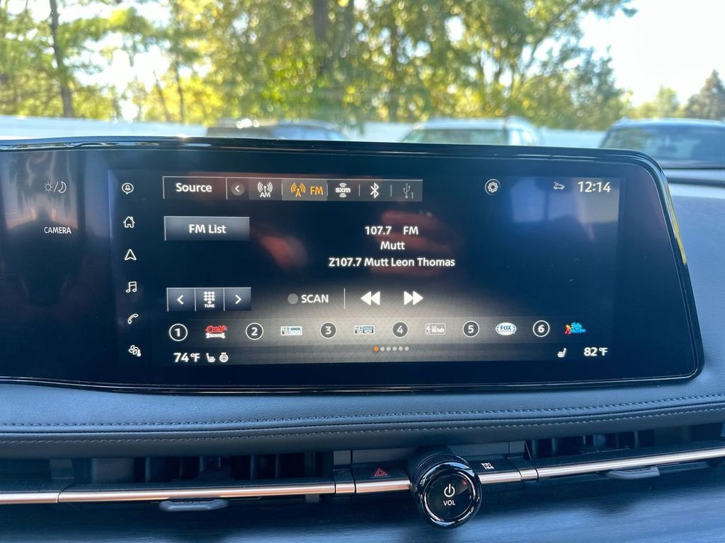 Used 2023 Nissan Ariya AWD image 30