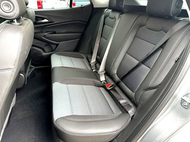 Used 2026 Chevrolet Trax LT FWD image 18