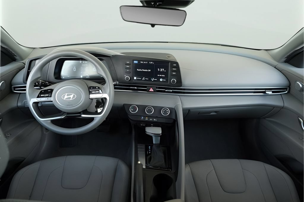 Used 2025 Hyundai Elantra SE FWD image 22
