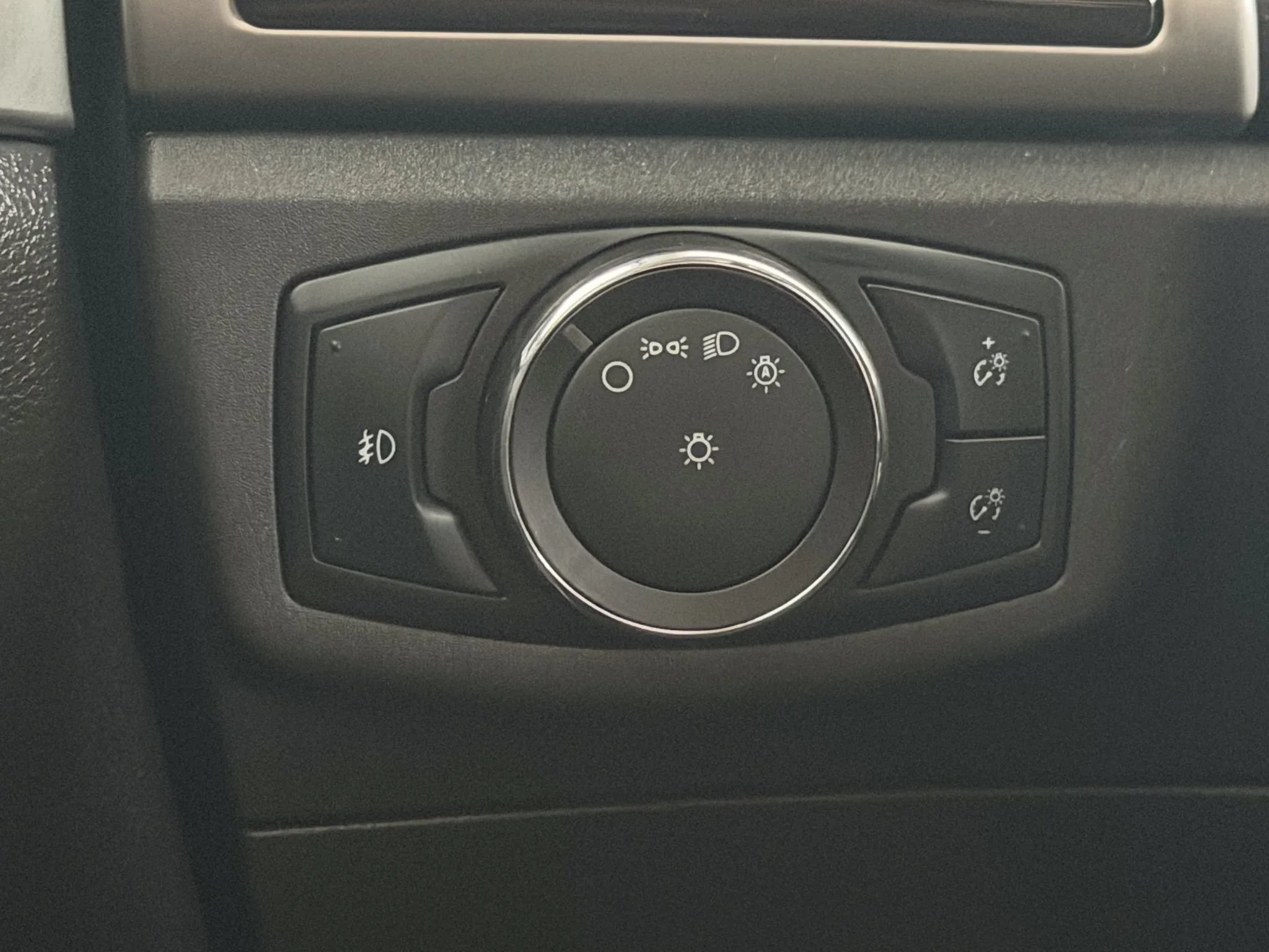 Used 2014 Ford Fusion SE w/ Equipment Group 202A FWD image 33