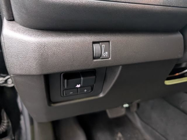 Used 2024 Chevrolet Colorado Trail Boss w/ Advanced Trailering Package image 18