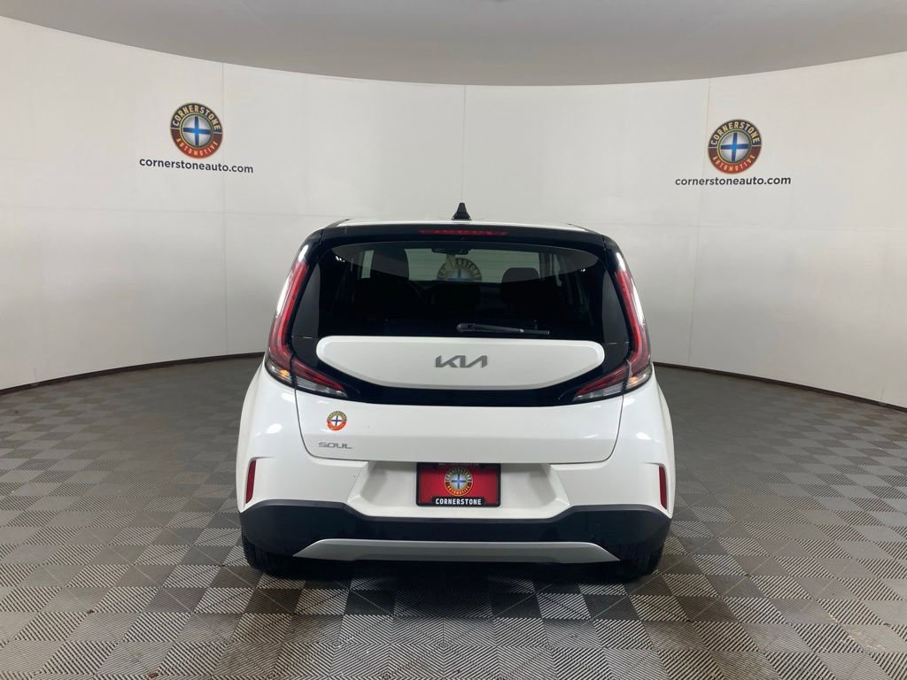 Certified 2025 Kia Soul LX w/ LX Technology Package FWD image 16