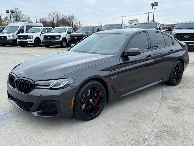 Used 2023 BMW 530e w/ M Sport Package image 9