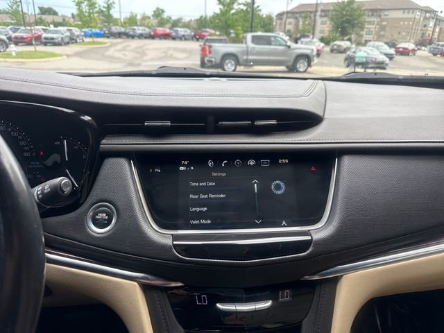 Used 2018 Cadillac XT5 Luxury w/ LPO, Wheel Lock Package AWD/4WD image 14