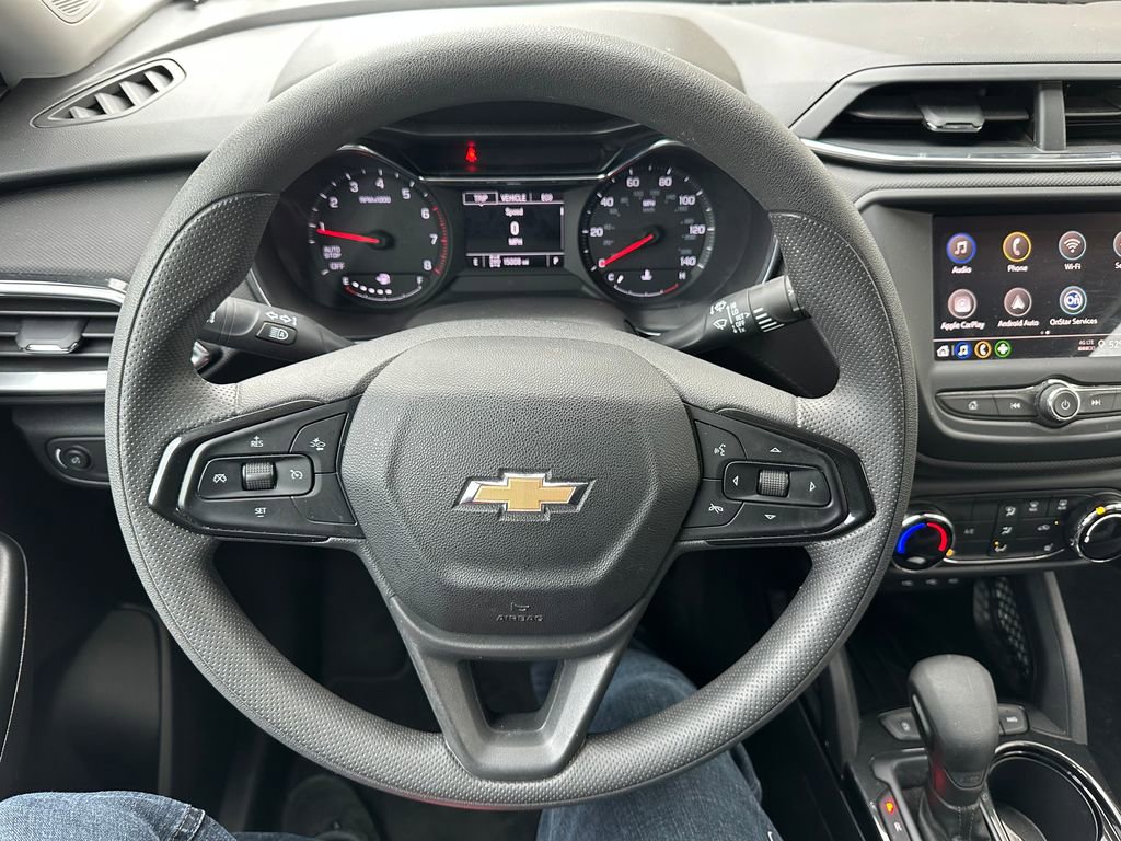 Used 2023 Chevrolet TrailBlazer LT image 2