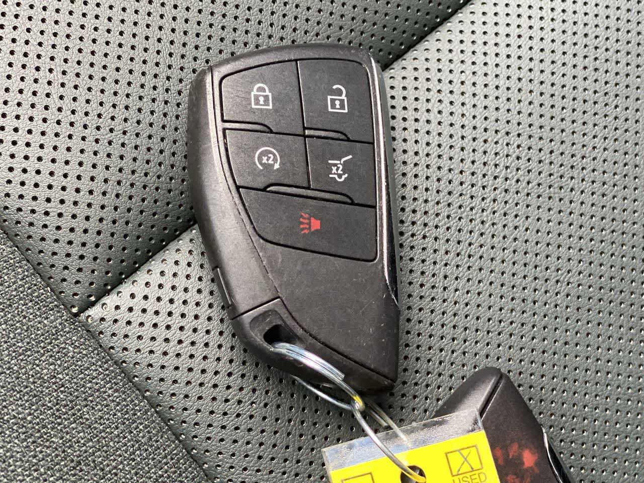 Used 2025 GMC Acadia AT4 w/ LPO, Floor Liner Package AWD/4WD image 27