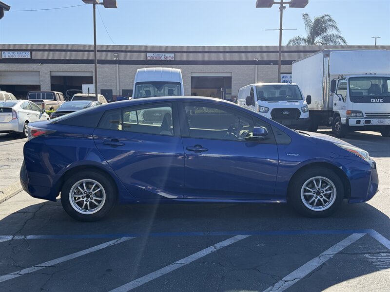 Used 2017 Toyota Prius One FWD image 8