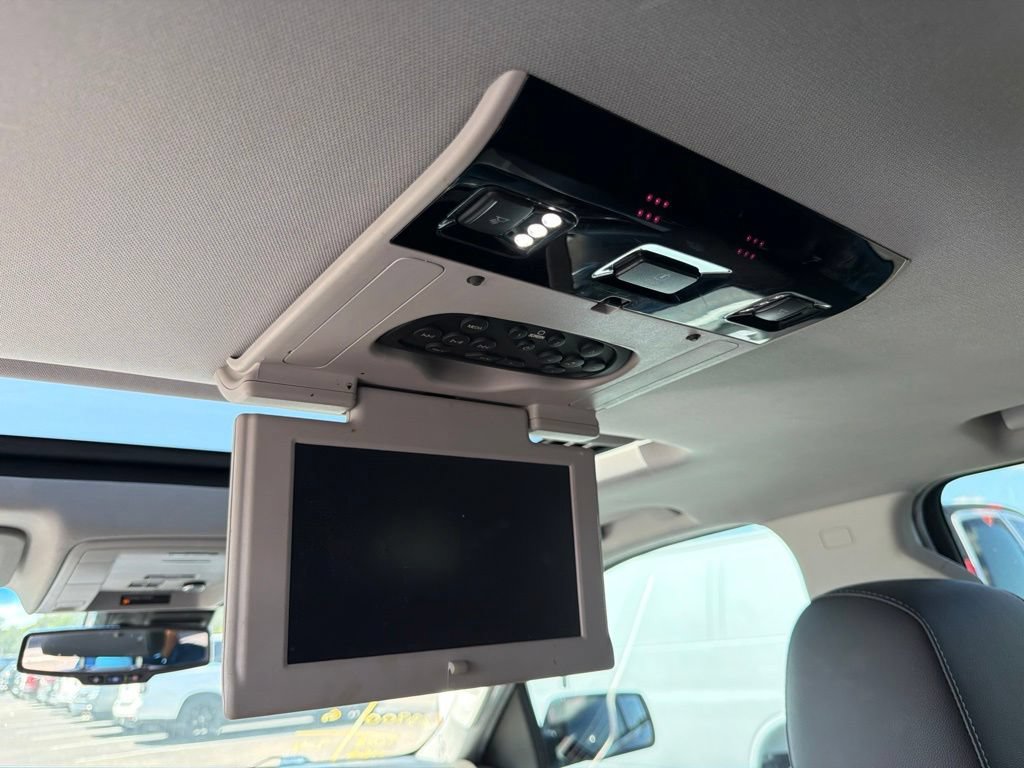 Used 2018 GMC Yukon SLT w/ Premium Edition RWD image 17