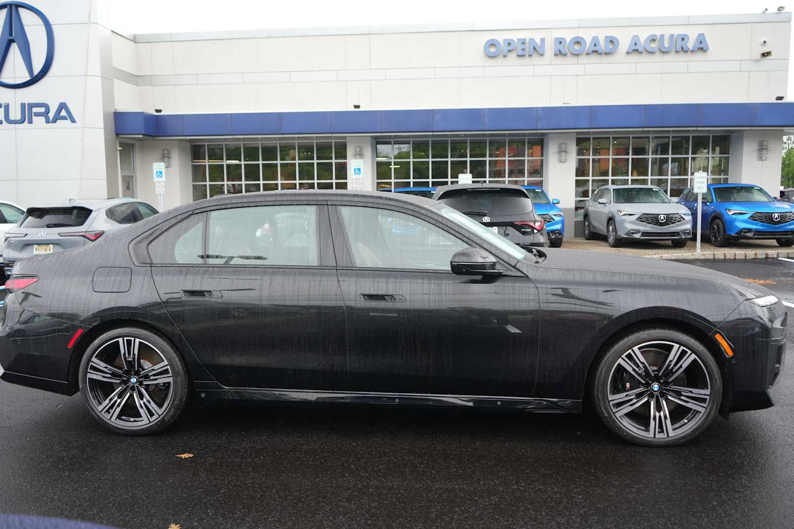 Used 2024 BMW 760i xDrive w/ Executive Package AWD/4WD image 8