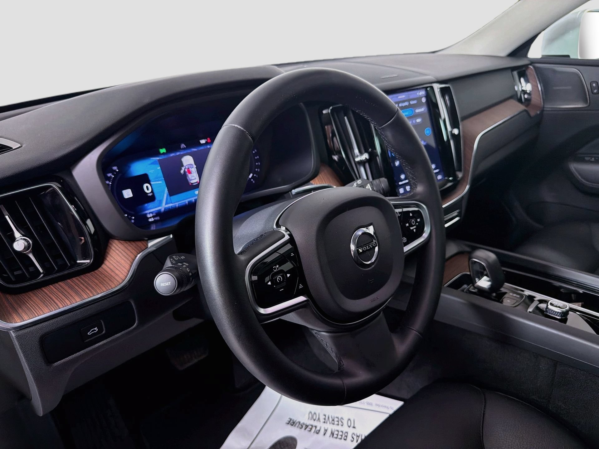 Certified 2023 Volvo XC60 B5 Plus w/ Protection Package Premier FWD image 10
