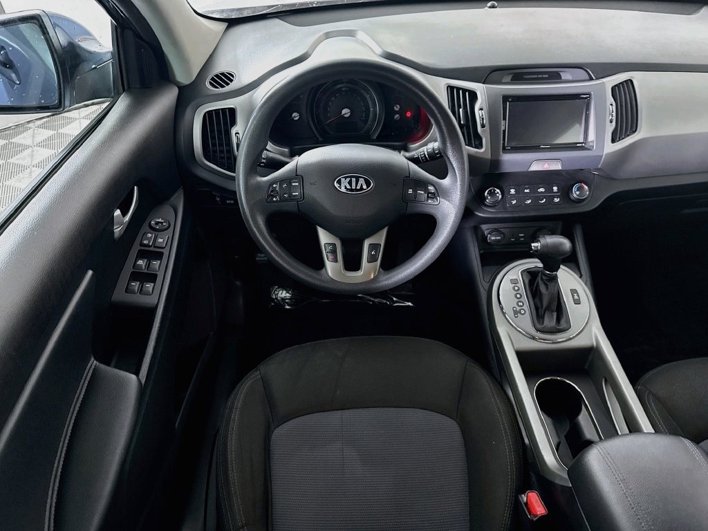 Used 2016 Kia Sportage LX AWD/4WD image 3