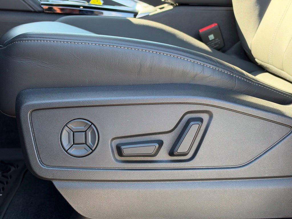 Used 2025 Audi Q5 Premium w/ Convenience Package AWD/4WD image 13