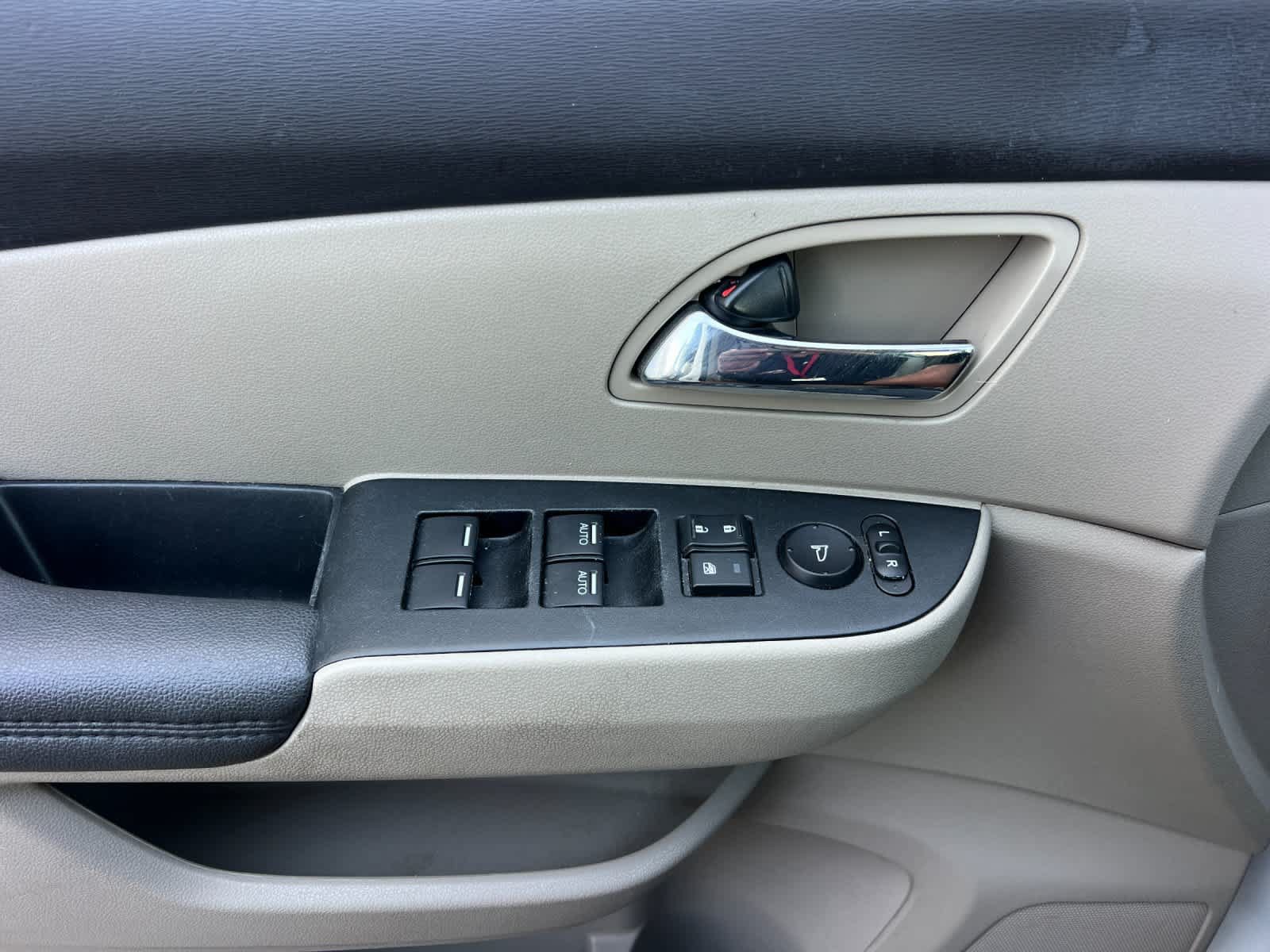 Used 2015 Honda Odyssey EX-L image 13