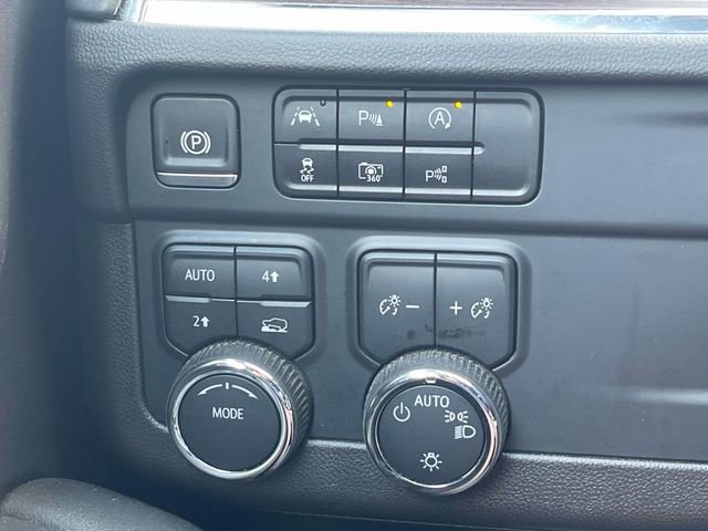 Used 2025 Chevrolet Tahoe LT AWD/4WD image 32