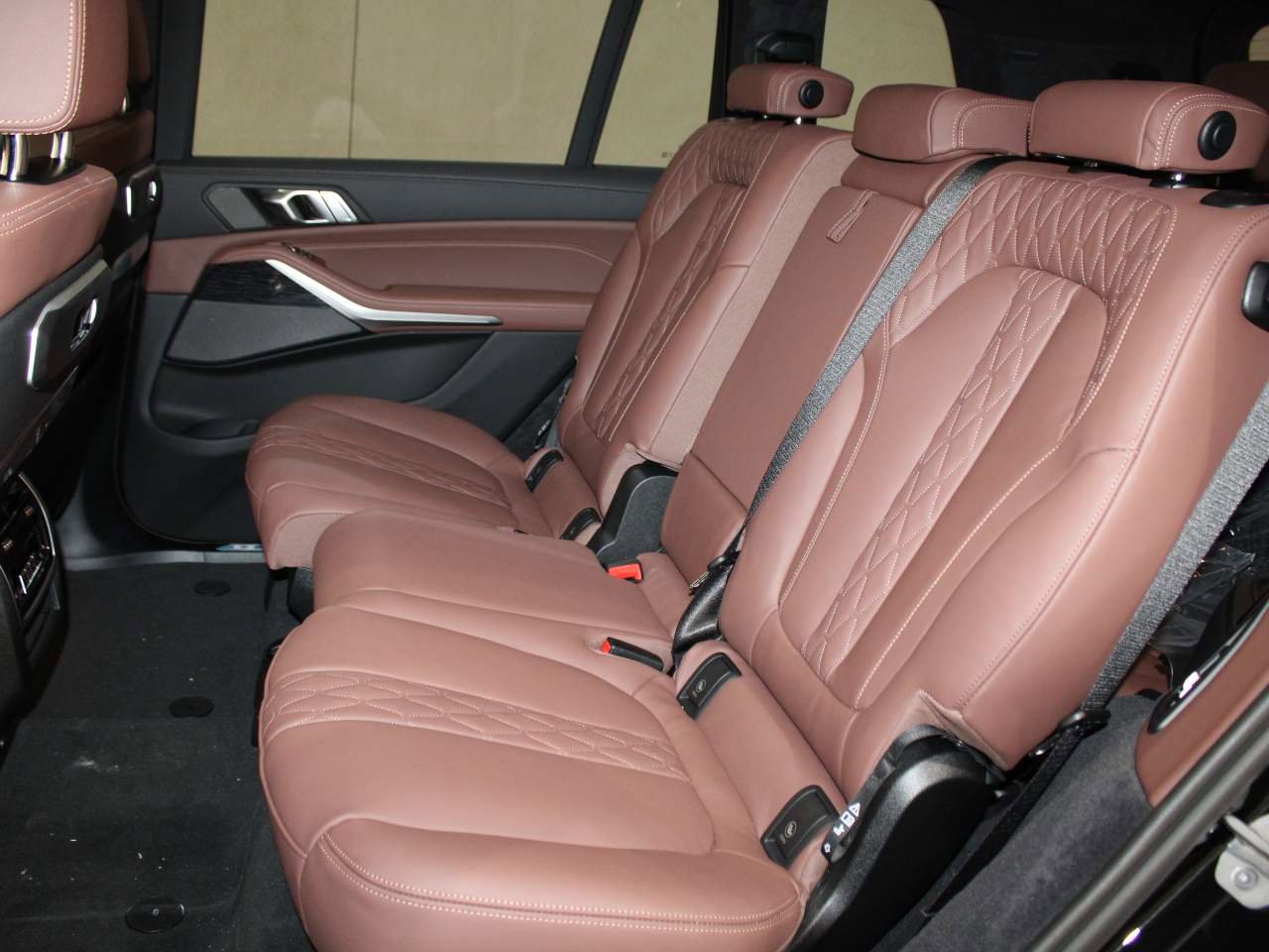 New 2026 BMW X7 M60i image 18